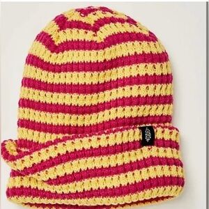 3067. FREE PEOPLE  Stripe It Up Cool Down Beanie in Pink lemonade NWT $28